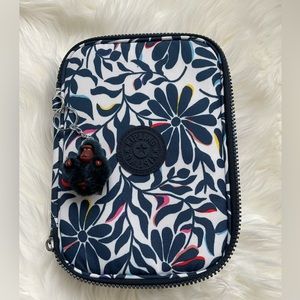 Kipling “100 pens case”